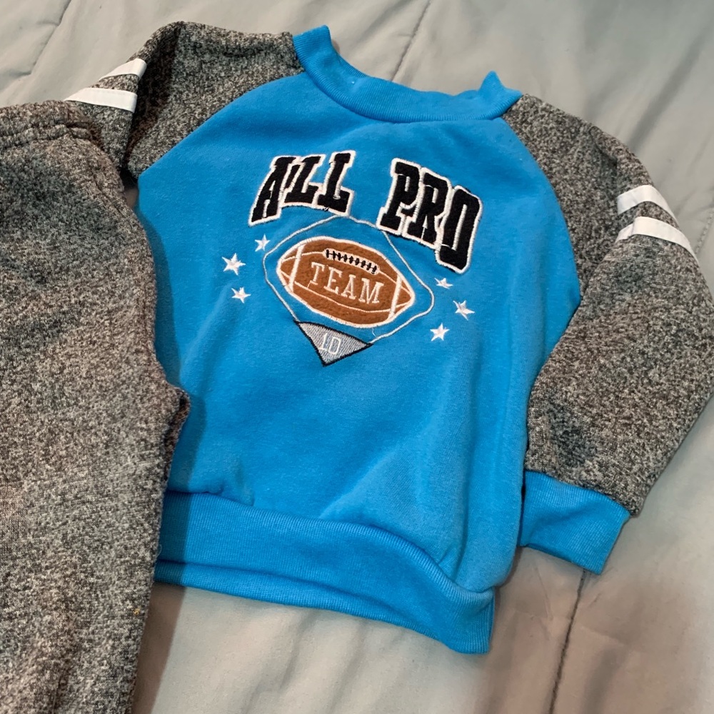 12 mos Boy Set - Picture 2 of 4